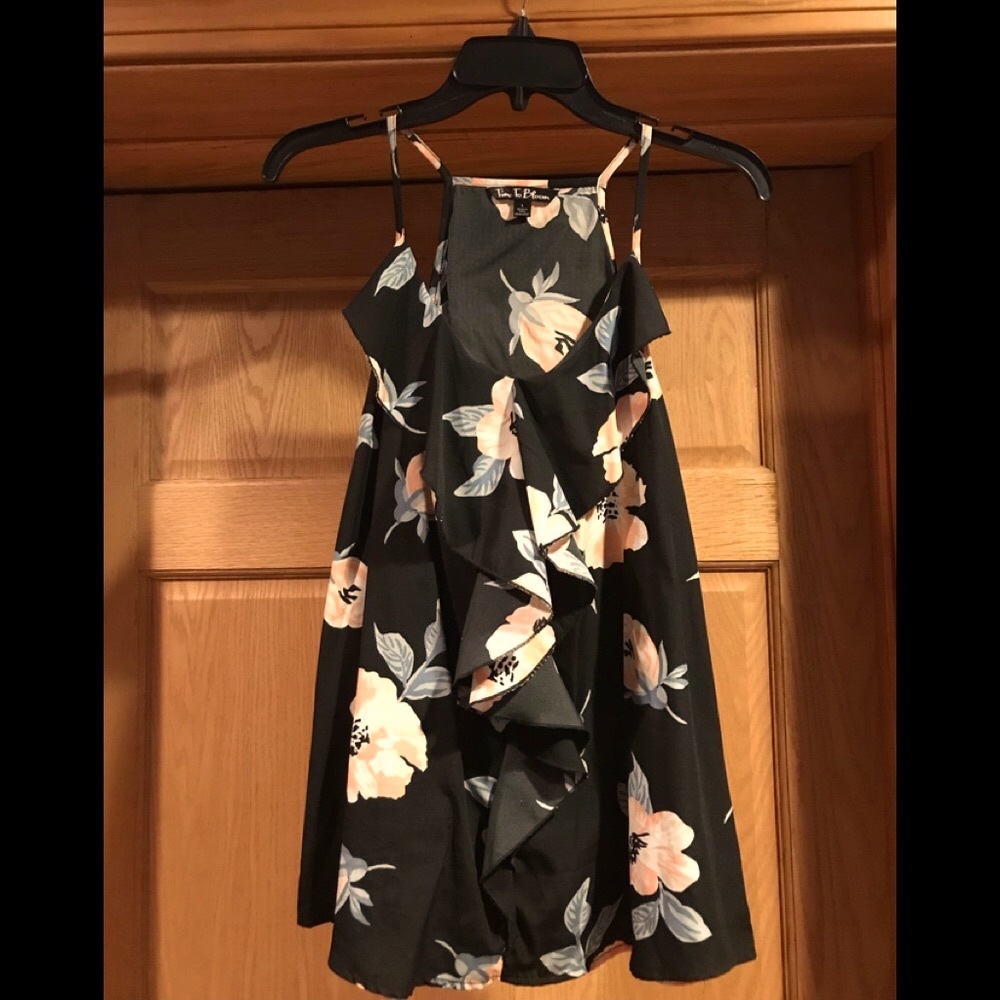STRAPPY HAWAIIAN STYLE TOP SIZE LARGE
